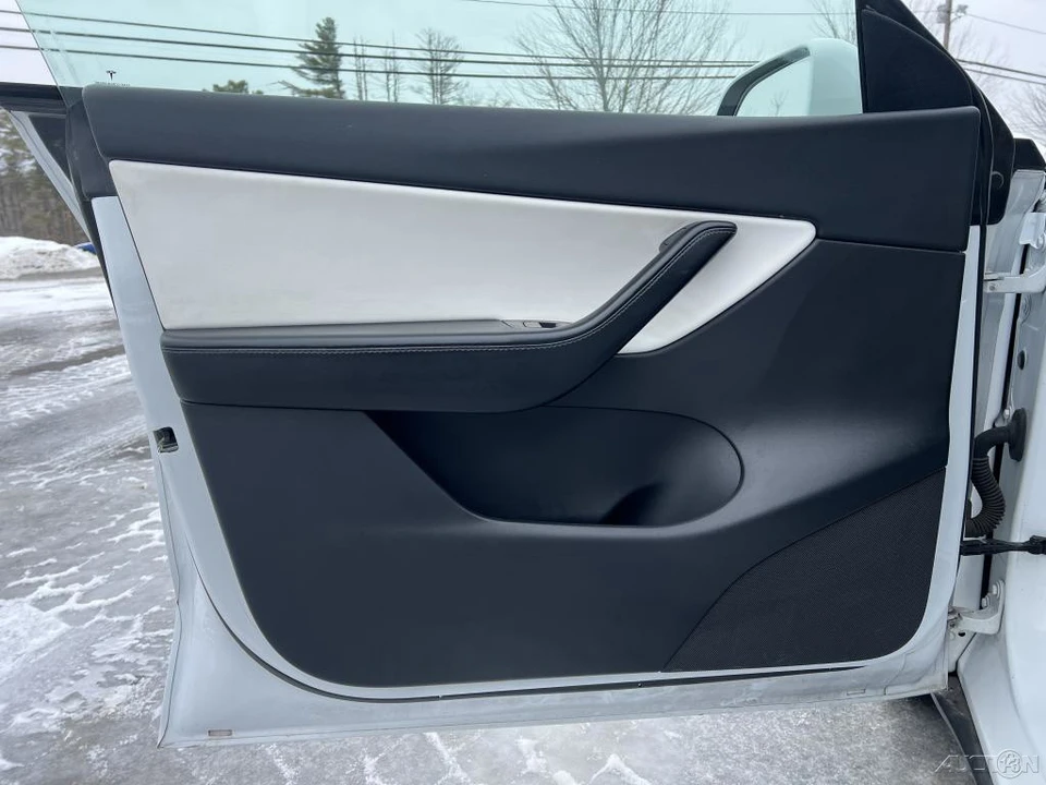 2021 Tesla Model Y - Image 11 of 12