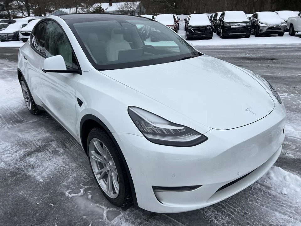 2021 Tesla Model Y - Image 9 of 12