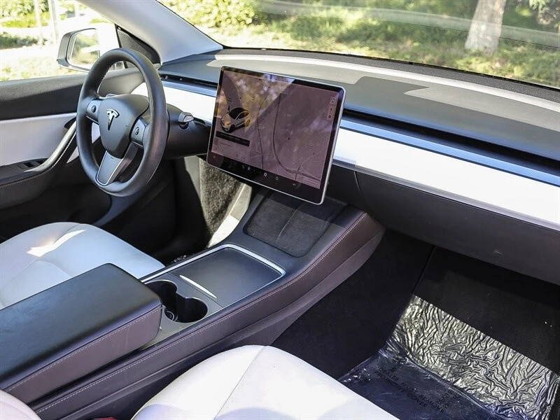 2021 Tesla Model Y - Image 20 of 21
