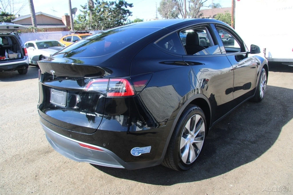 2021 Tesla Model Y - Image 9 of 21