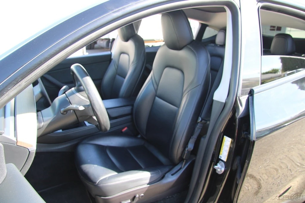 2021 Tesla Model Y - Image 17 of 21