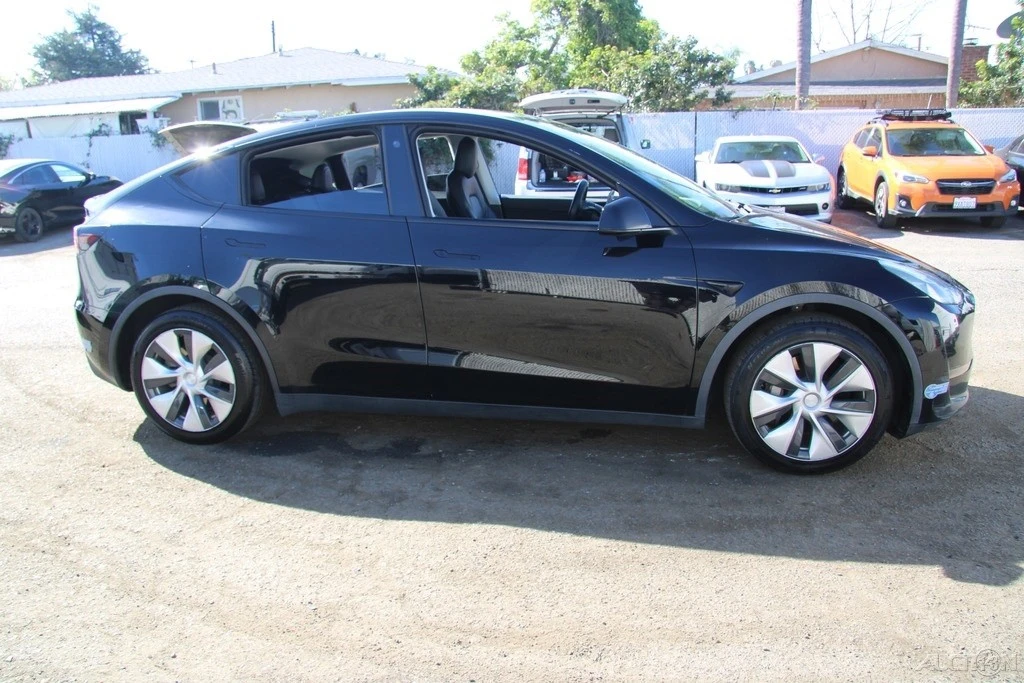 2021 Tesla Model Y - Image 10 of 21