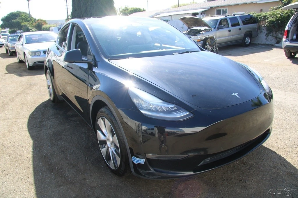 2021 Tesla Model Y - Image 12 of 21