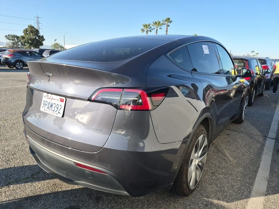 2021 Tesla Model Y - Image 4 of 7