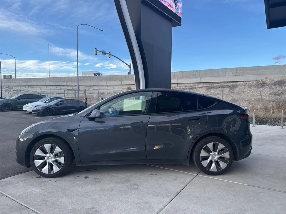 2021 Tesla Model Y - Image 5 of 21