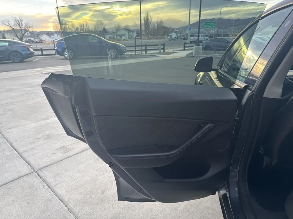 2021 Tesla Model Y - Image 14 of 21