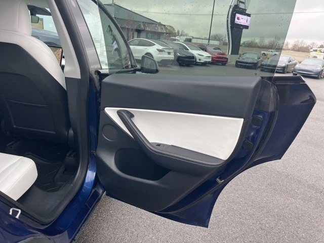 2021 Tesla Model Y - Image 16 of 21