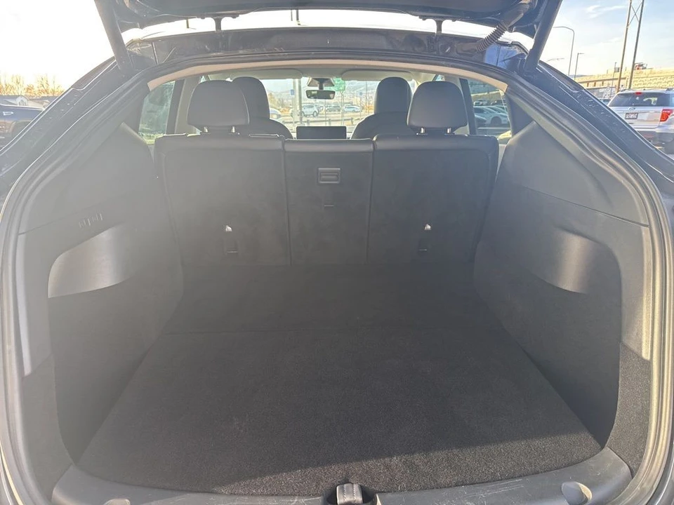 2021 Tesla Model Y - Image 17 of 21