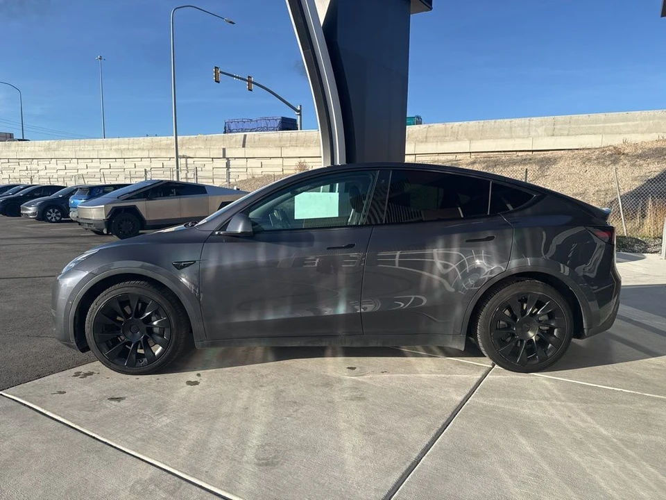 2021 Tesla Model Y - Image 5 of 21