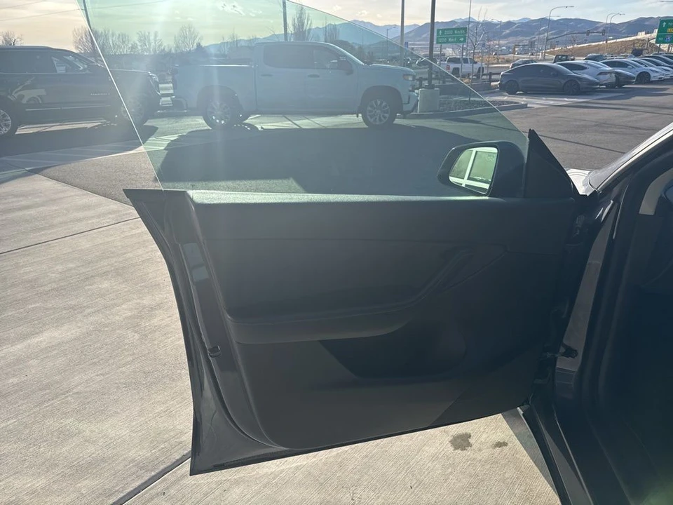 2021 Tesla Model Y - Image 11 of 21