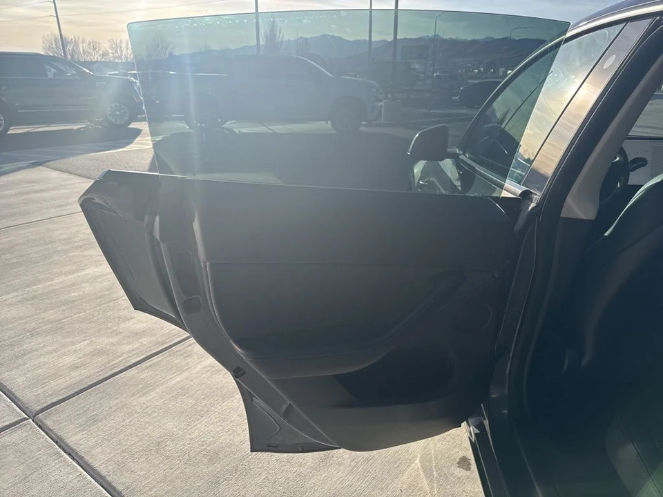 2021 Tesla Model Y - Image 14 of 21