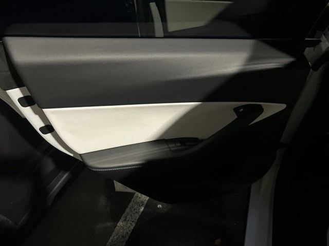2021 Tesla Model Y - Image 7 of 11