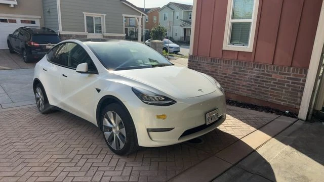 2021 Tesla Model Y - Image 2 of 6