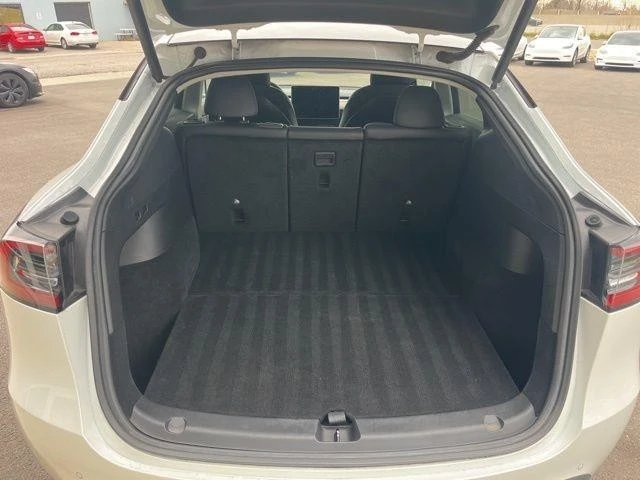 2021 Tesla Model Y - Image 17 of 27