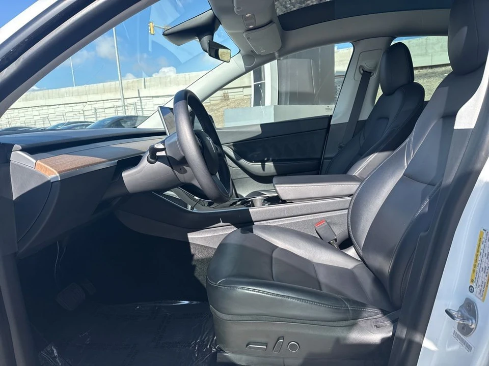 2021 Tesla Model Y - Image 12 of 21