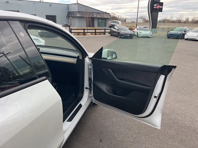 2021 Tesla Model Y - Image 17 of 20