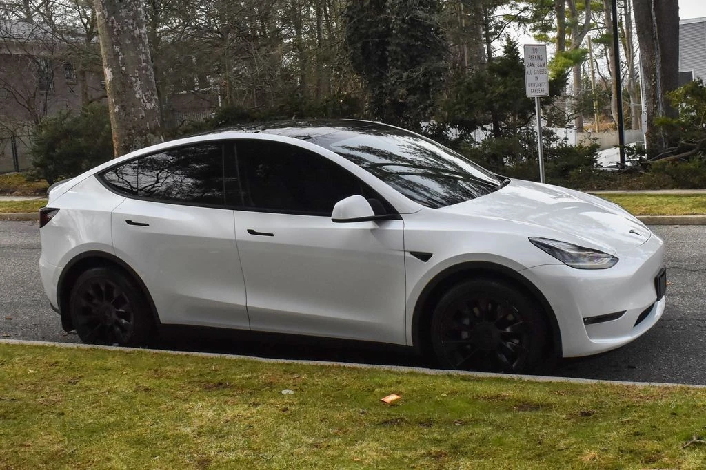 2021 Tesla Model Y - Image 10 of 12