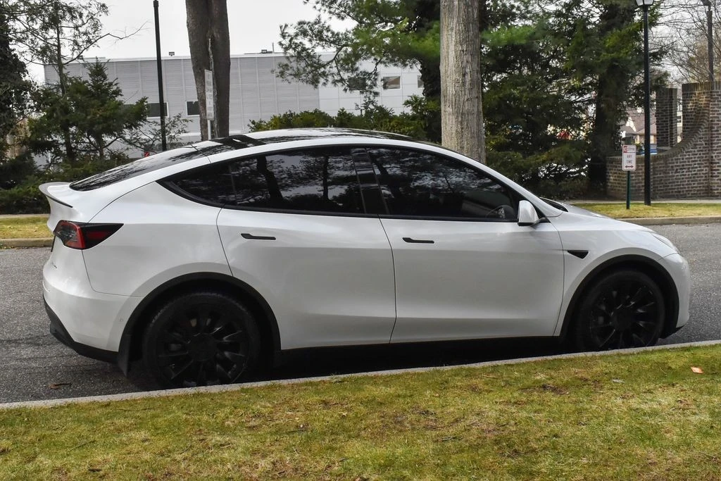 2021 Tesla Model Y - Image 8 of 12