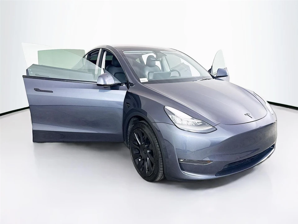 2021 Tesla Model Y - Image 17 of 18