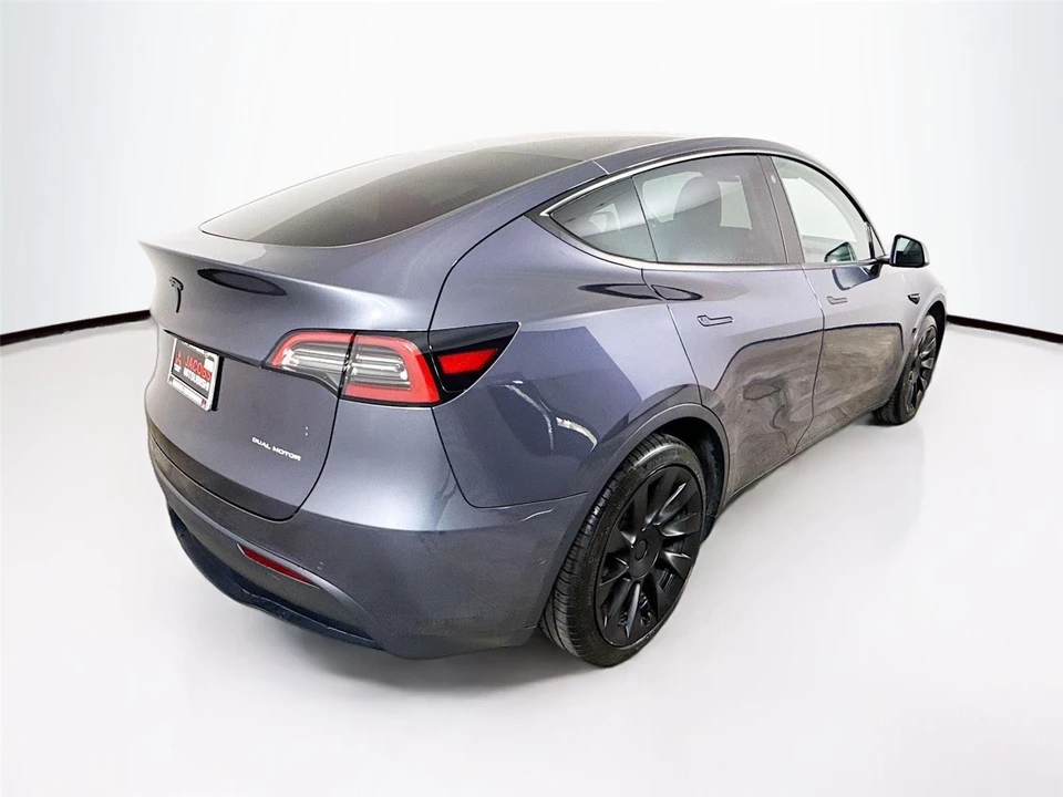 2021 Tesla Model Y - Image 16 of 18