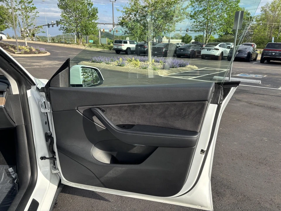 2021 Tesla Model Y - Image 13 of 18