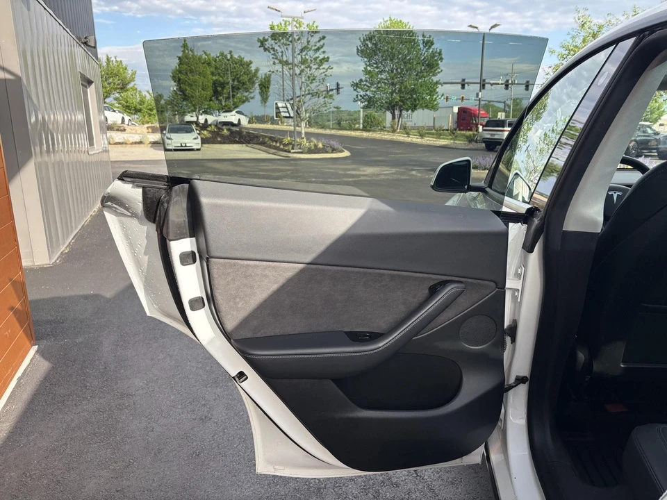2021 Tesla Model Y - Image 9 of 18