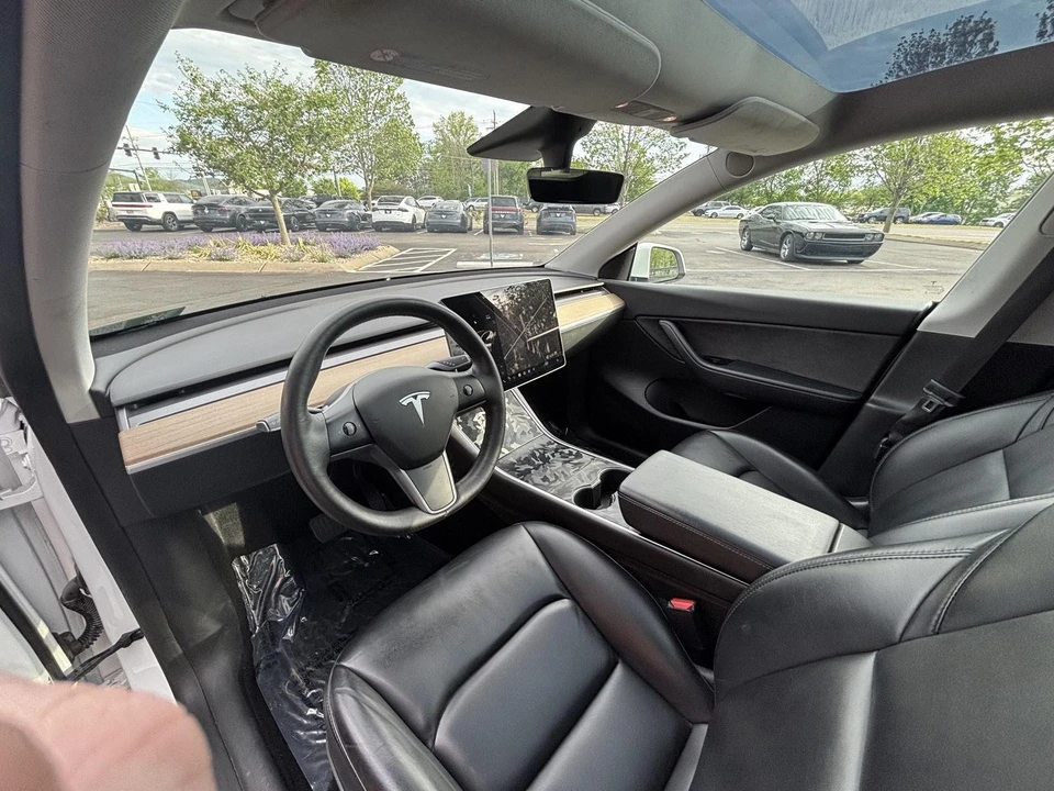 2021 Tesla Model Y - Image 16 of 18