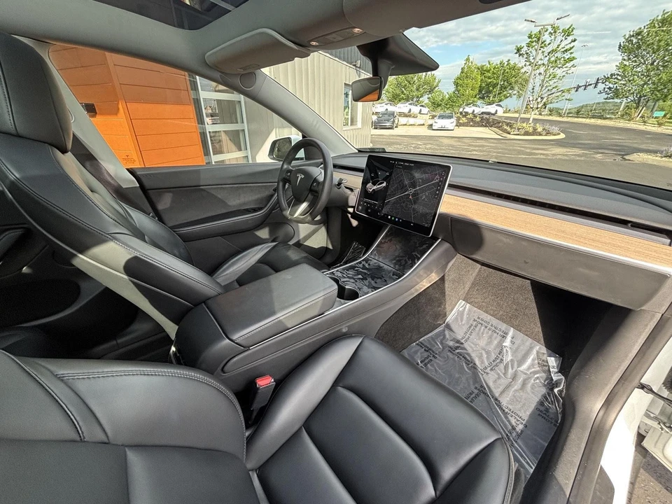 2021 Tesla Model Y - Image 14 of 18