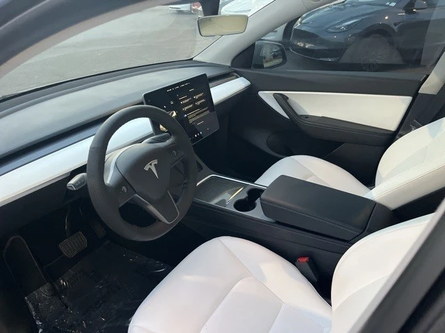 2021 Tesla Model Y - Image 9 of 21