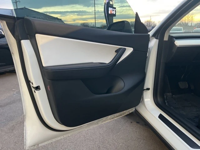 2021 Tesla Model Y - Image 8 of 21