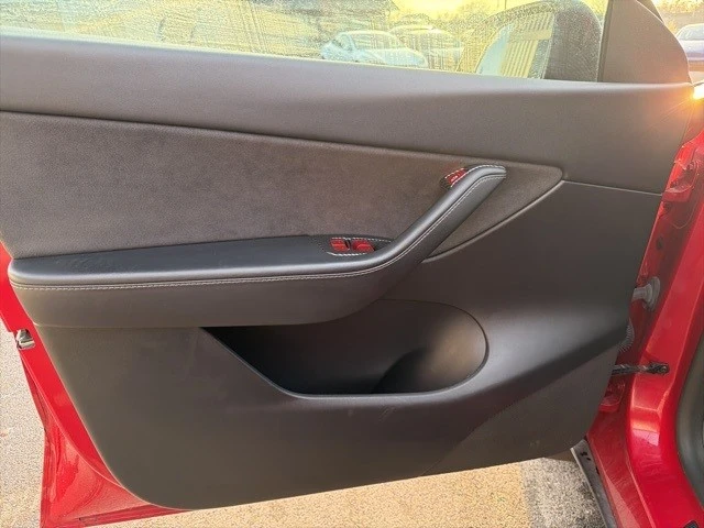 2021 Tesla Model Y - Image 11 of 21