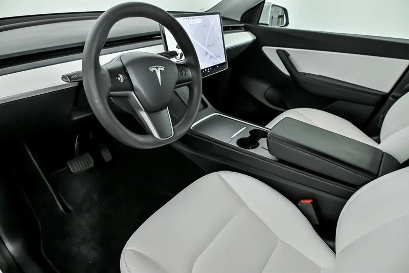 2021 Tesla Model Y - Image 16 of 21