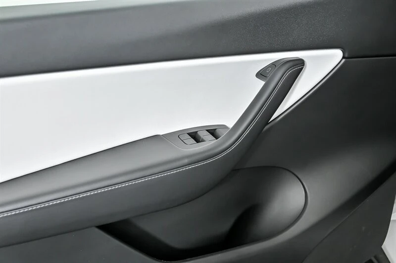 2021 Tesla Model Y - Image 15 of 21
