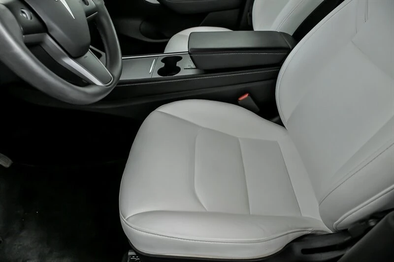 2021 Tesla Model Y - Image 17 of 21