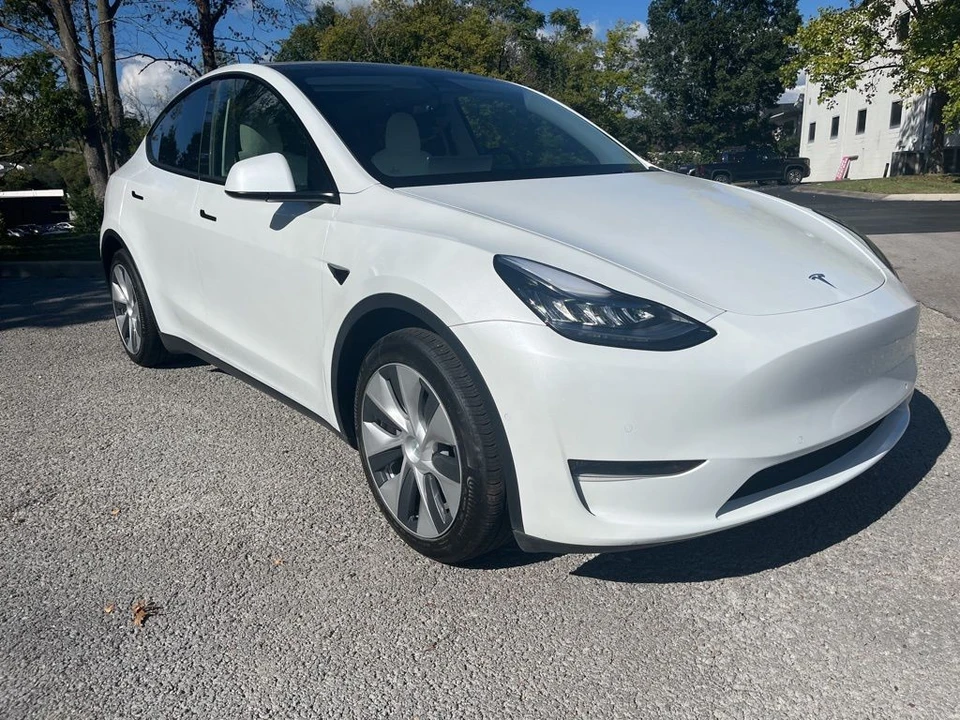 2021 Tesla Model Y - Image 2 of 8