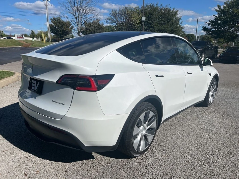 2021 Tesla Model Y - Image 4 of 8