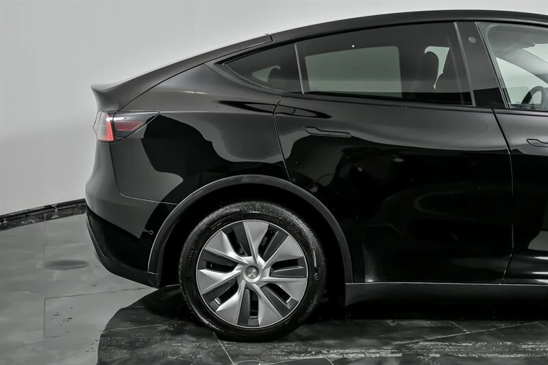 2021 Tesla Model Y - Image 11 of 21