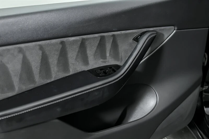 2021 Tesla Model Y - Image 15 of 21