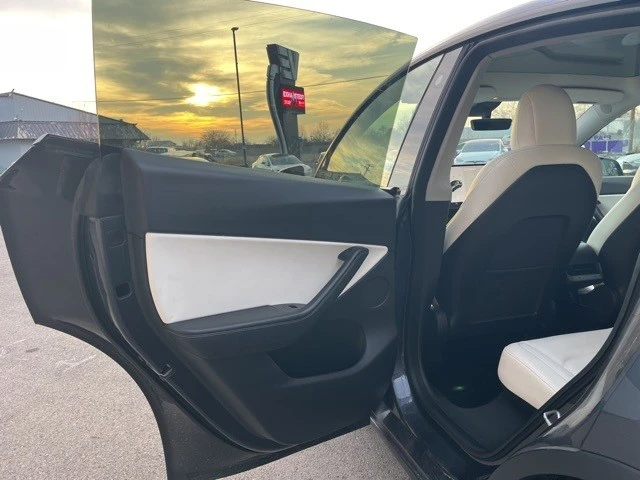 2021 Tesla Model Y - Image 13 of 21