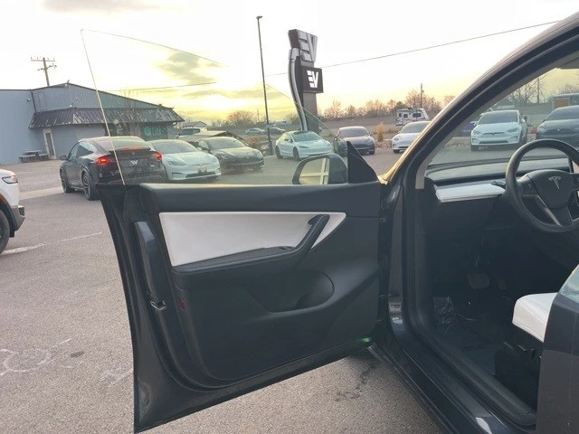 2021 Tesla Model Y - Image 9 of 21