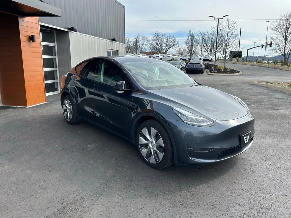2021 Tesla Model Y - Image 3 of 17