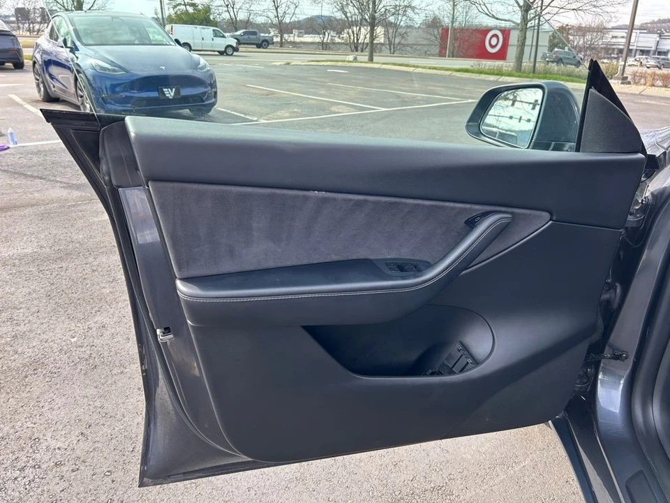 2021 Tesla Model Y - Image 14 of 17