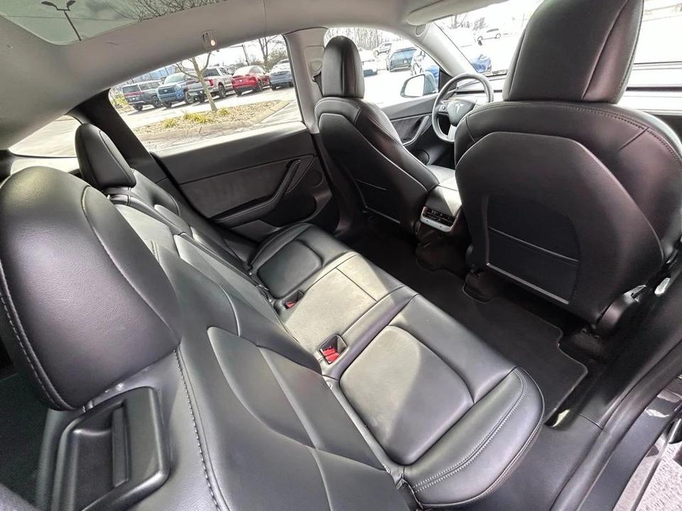 2021 Tesla Model Y - Image 9 of 17