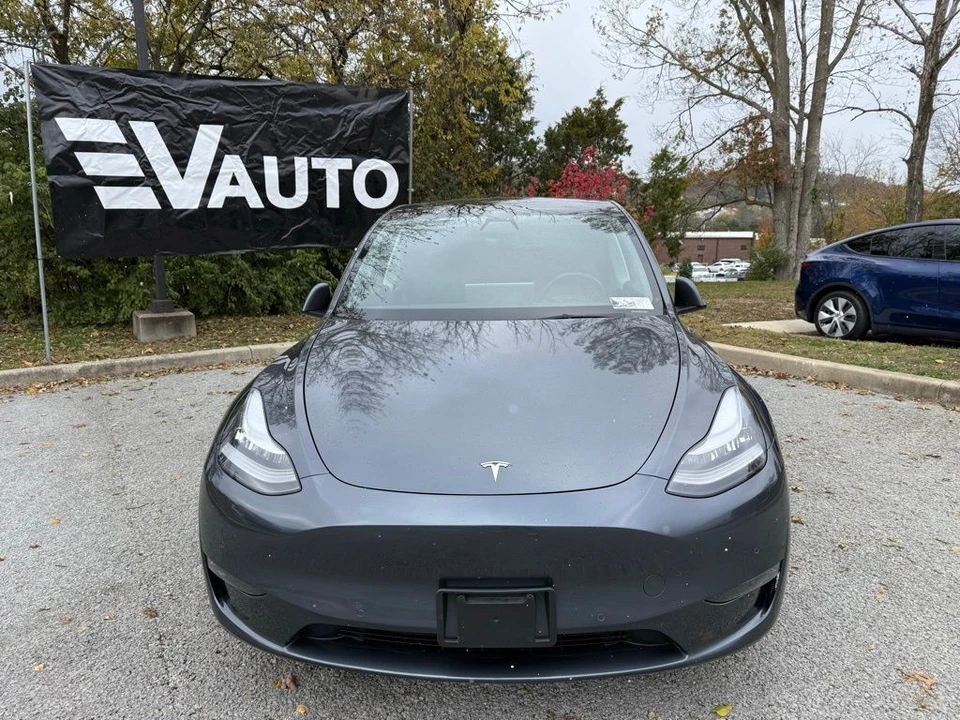 2021 Tesla Model Y - Image 2 of 11
