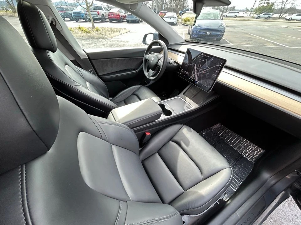 2021 Tesla Model Y - Image 13 of 17