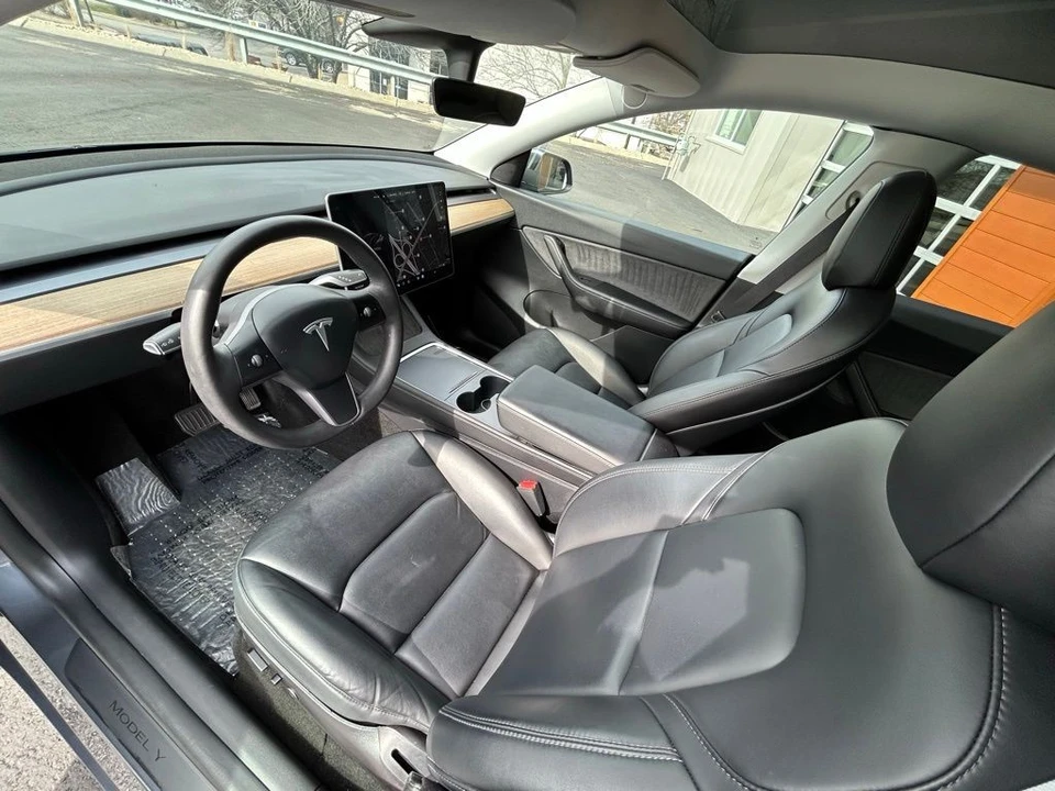 2021 Tesla Model Y - Image 15 of 17