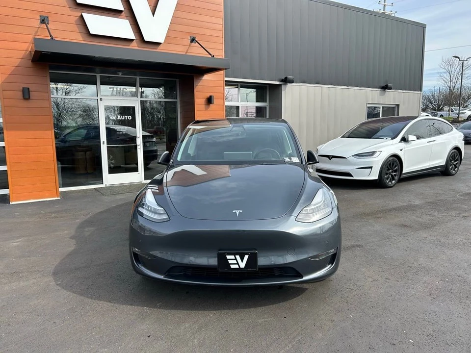 2021 Tesla Model Y - Image 2 of 17