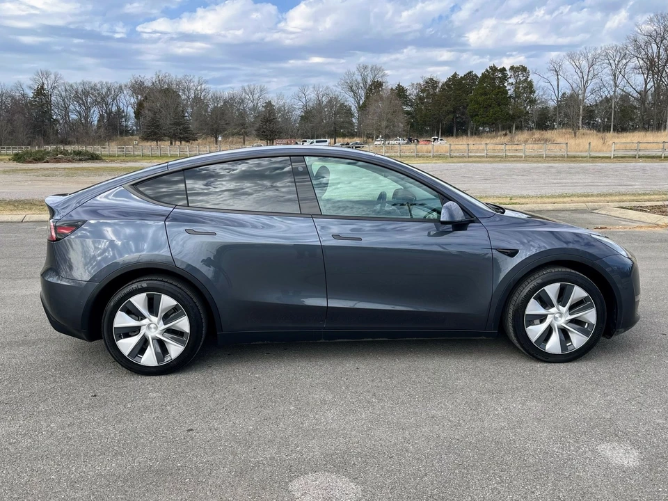2021 Tesla Model Y - Image 8 of 12