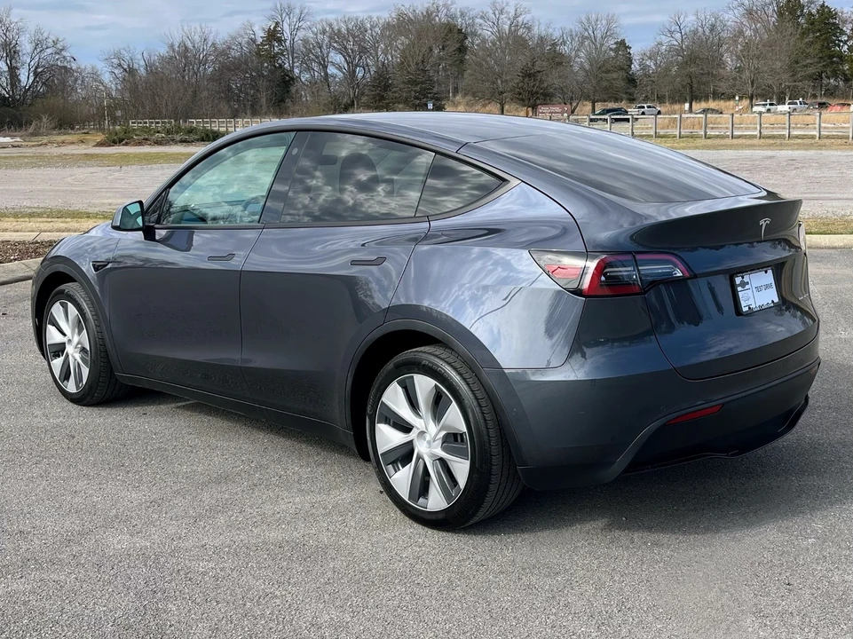 2021 Tesla Model Y - Image 4 of 12