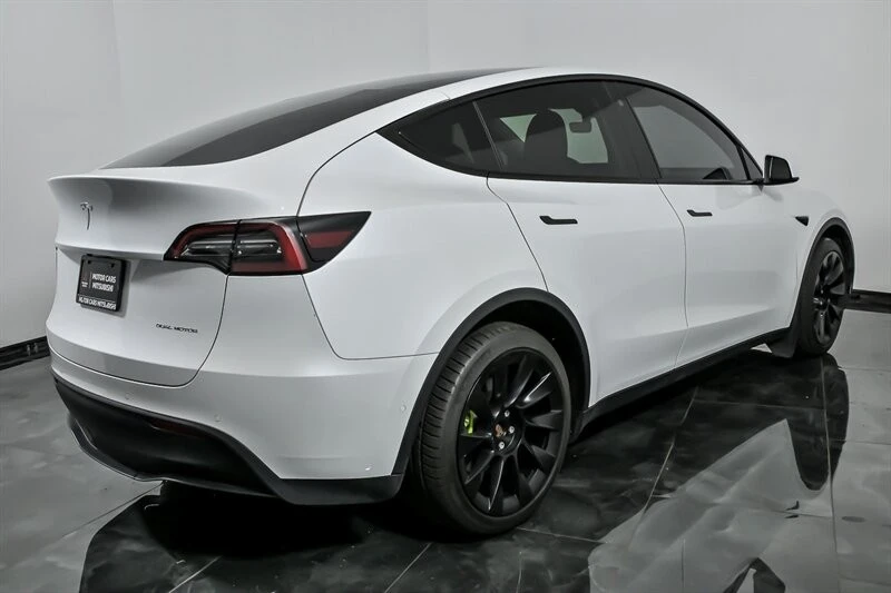 2021 Tesla Model Y - Image 10 of 21